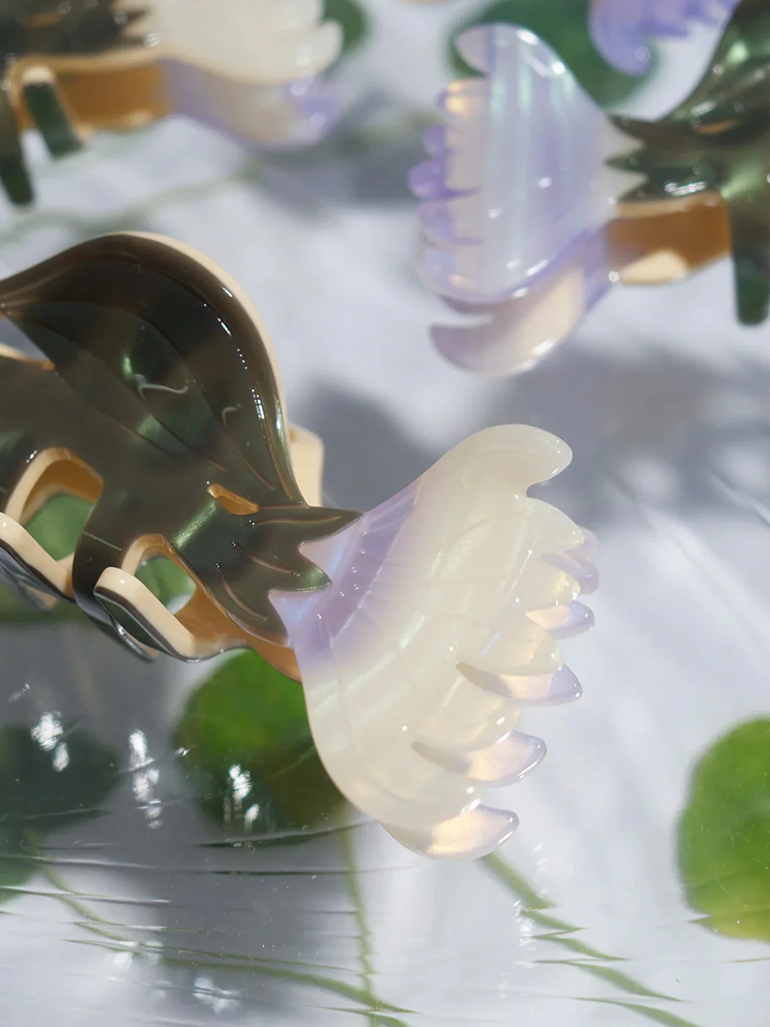 Amaranth Hair Claw - Image 3
