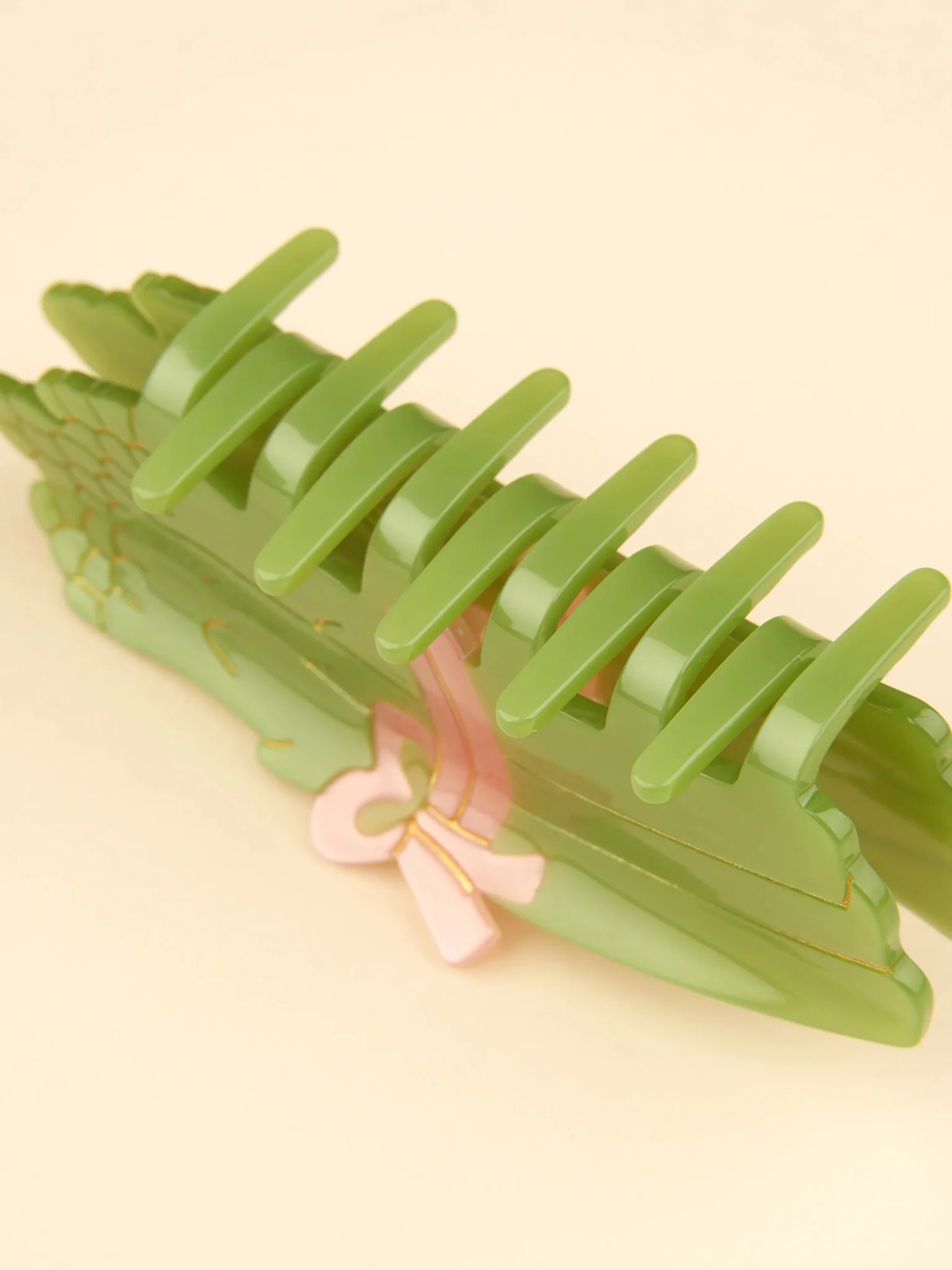 Asparagus Hair Claw - Image 3