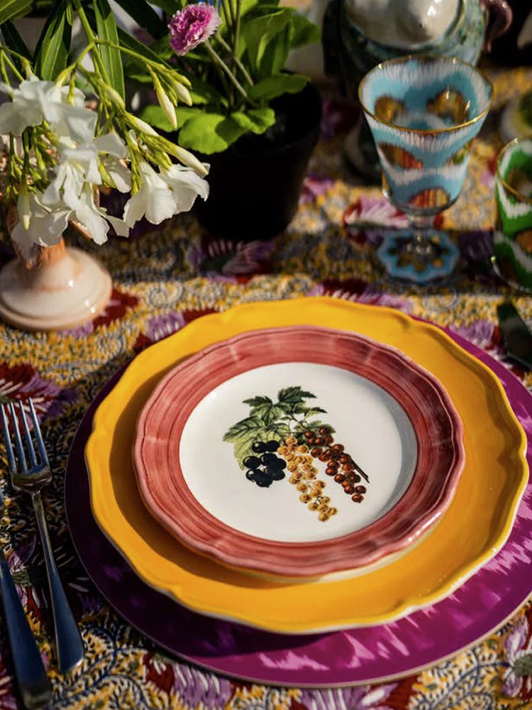Botanicals Plate - Grapes on Burgundy (21cm) - Image 2