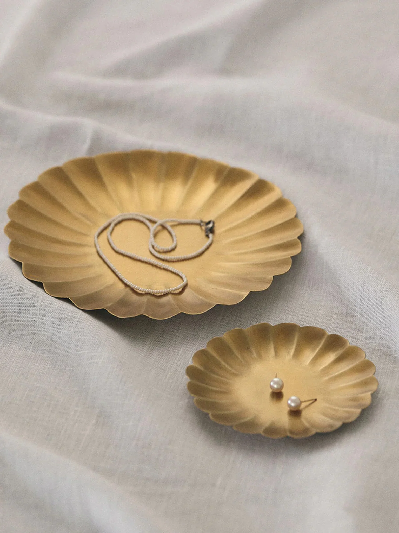 Brass Petal Plate S (10cm) - Image 3