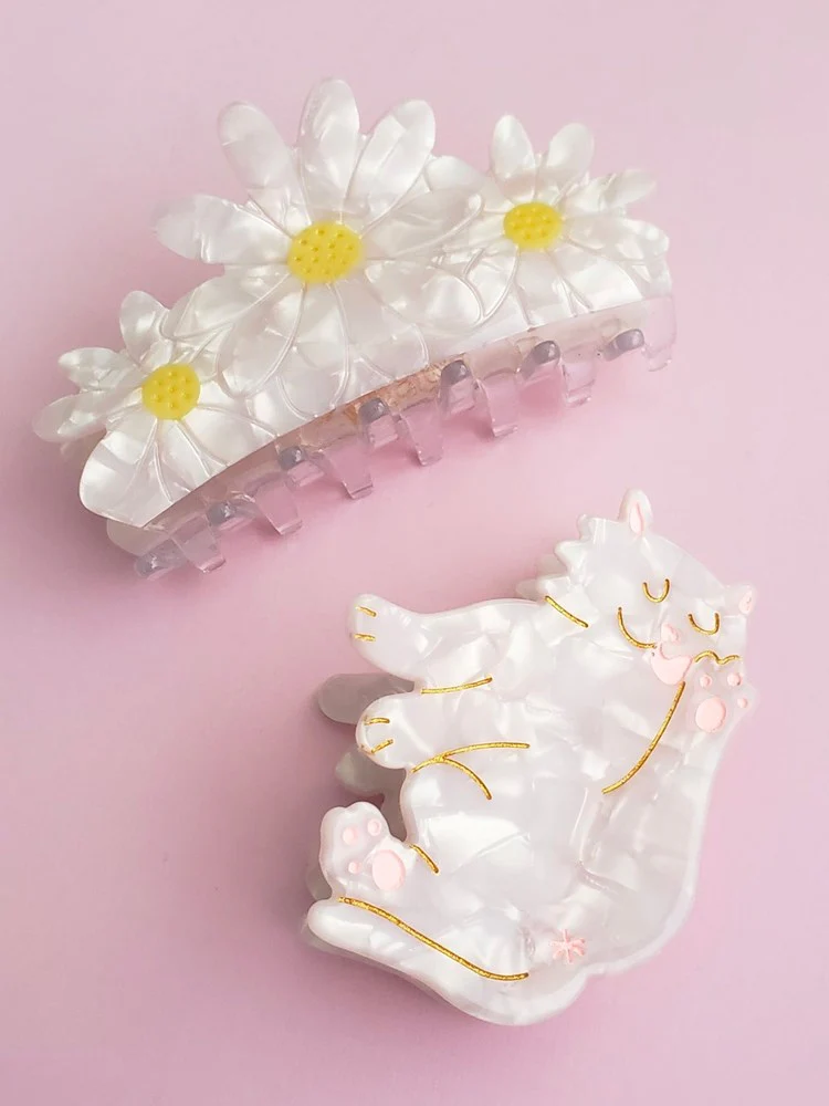 White Cat Hair Claw - Image 3