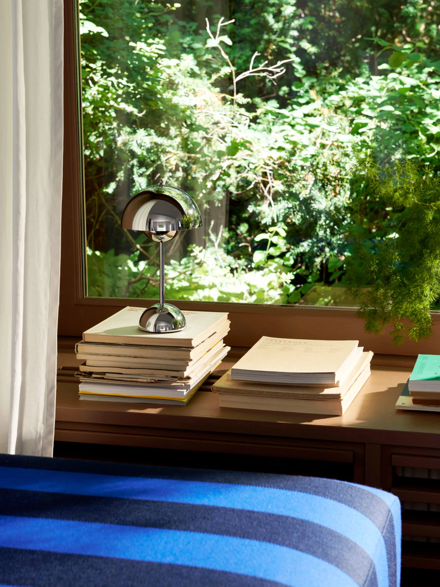 Flowerpot VP9 Portable Lamp - Chrome Plated - Image 4