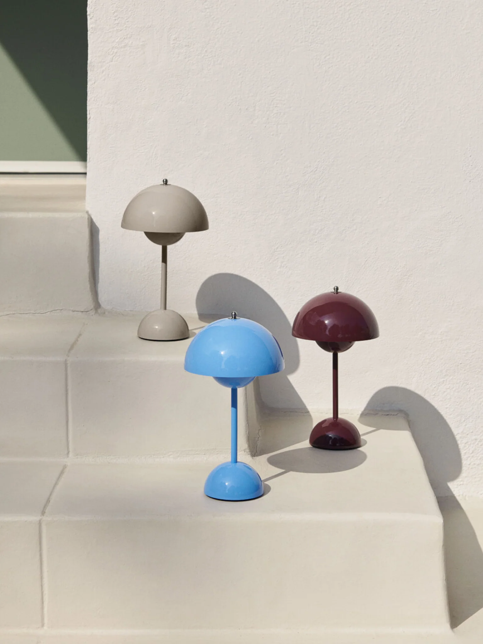 Flowerpot VP9 Portable Lamp - Dark Plum - Image 3