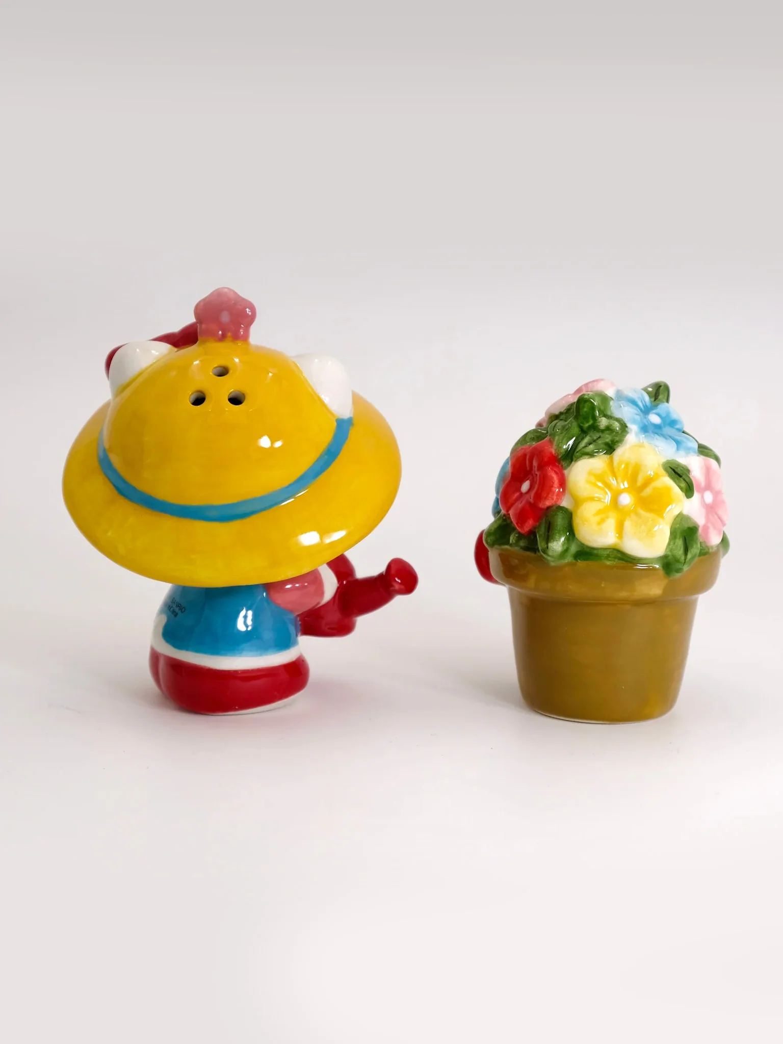 Hello Kitty - Garden Salt & Pepper Set - Image 2