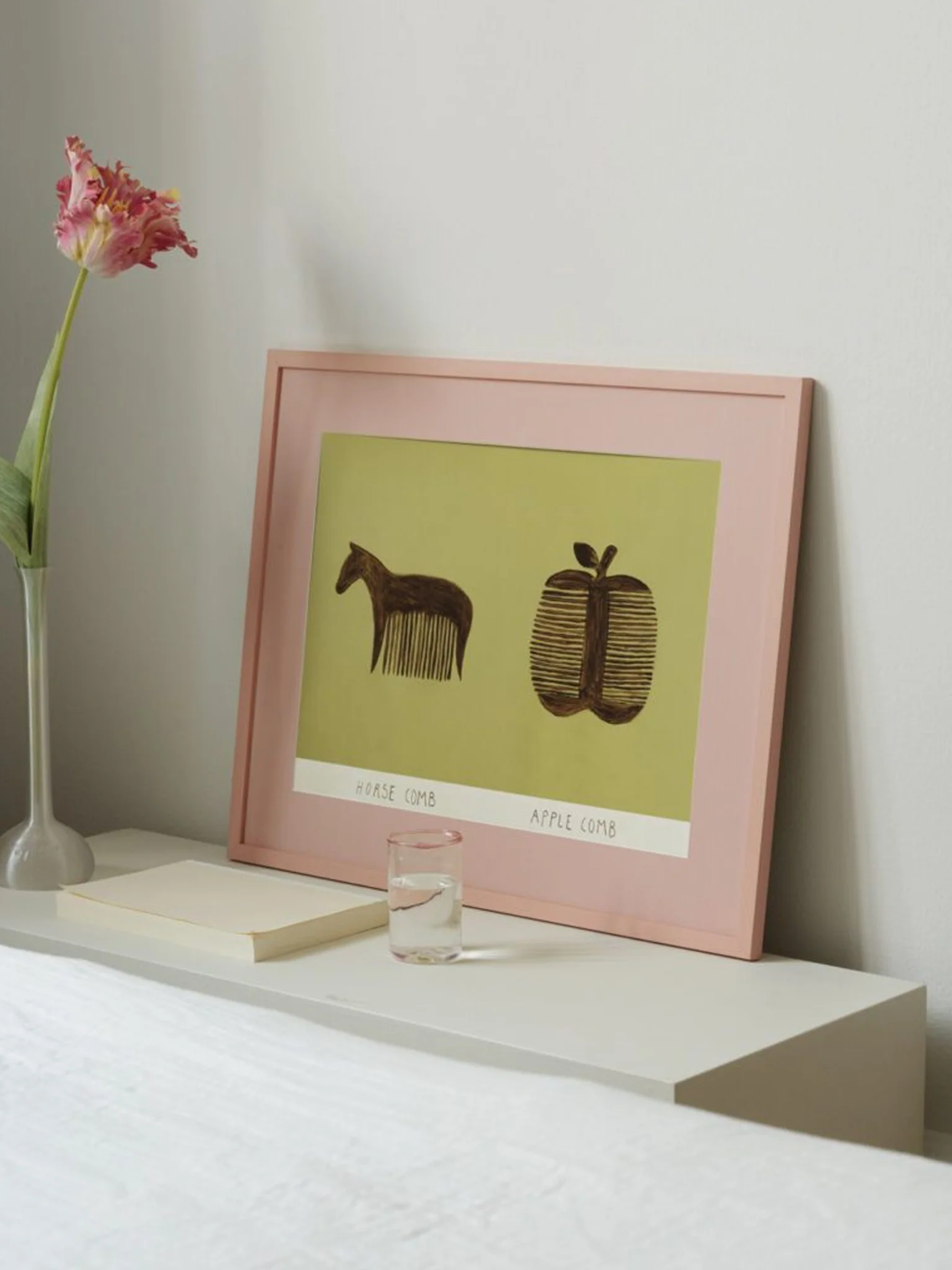 Horse & Apple Comb by Isabelle Vanderplassche (30x40cm) - Image 2