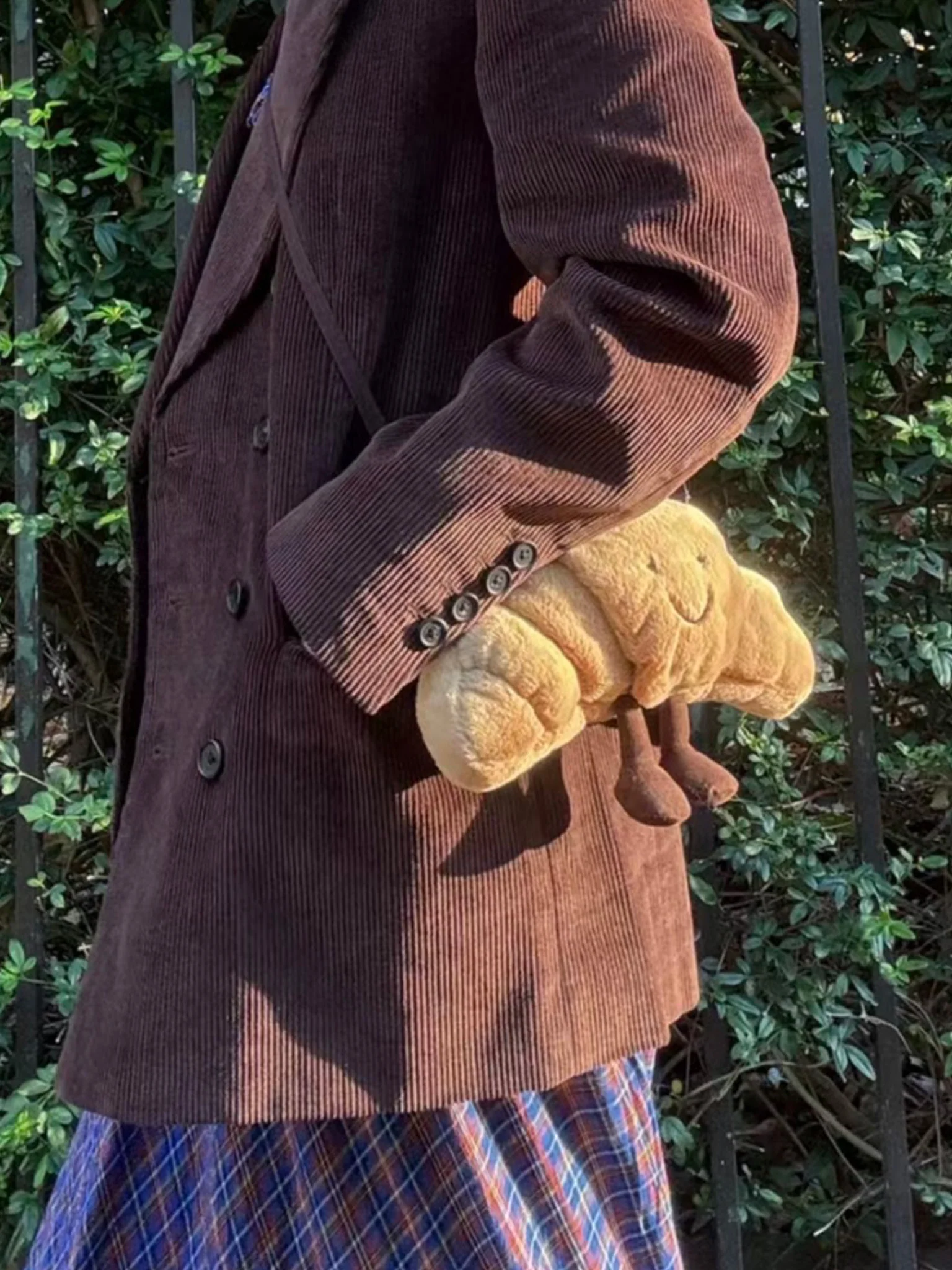 Jellycat Amuseables Croissant Bag - Image 2