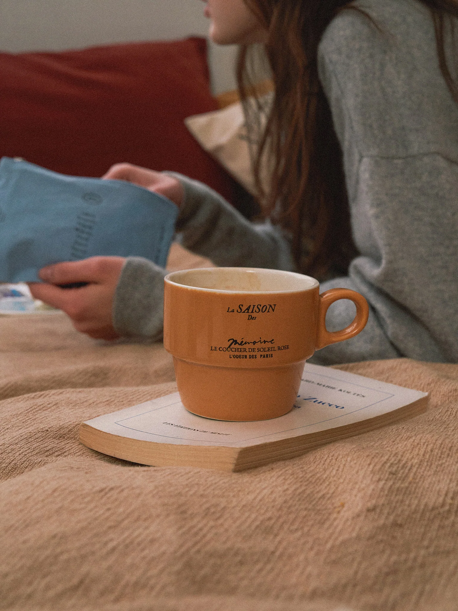 La Saison Mug - Latte - Image 4
