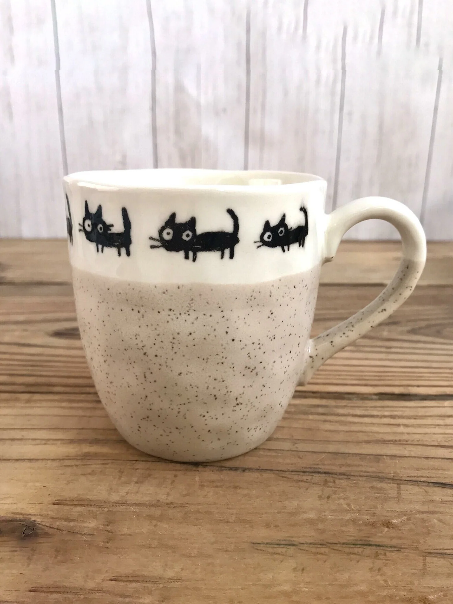 Minoware Beige Black Cat Mug - Image 2