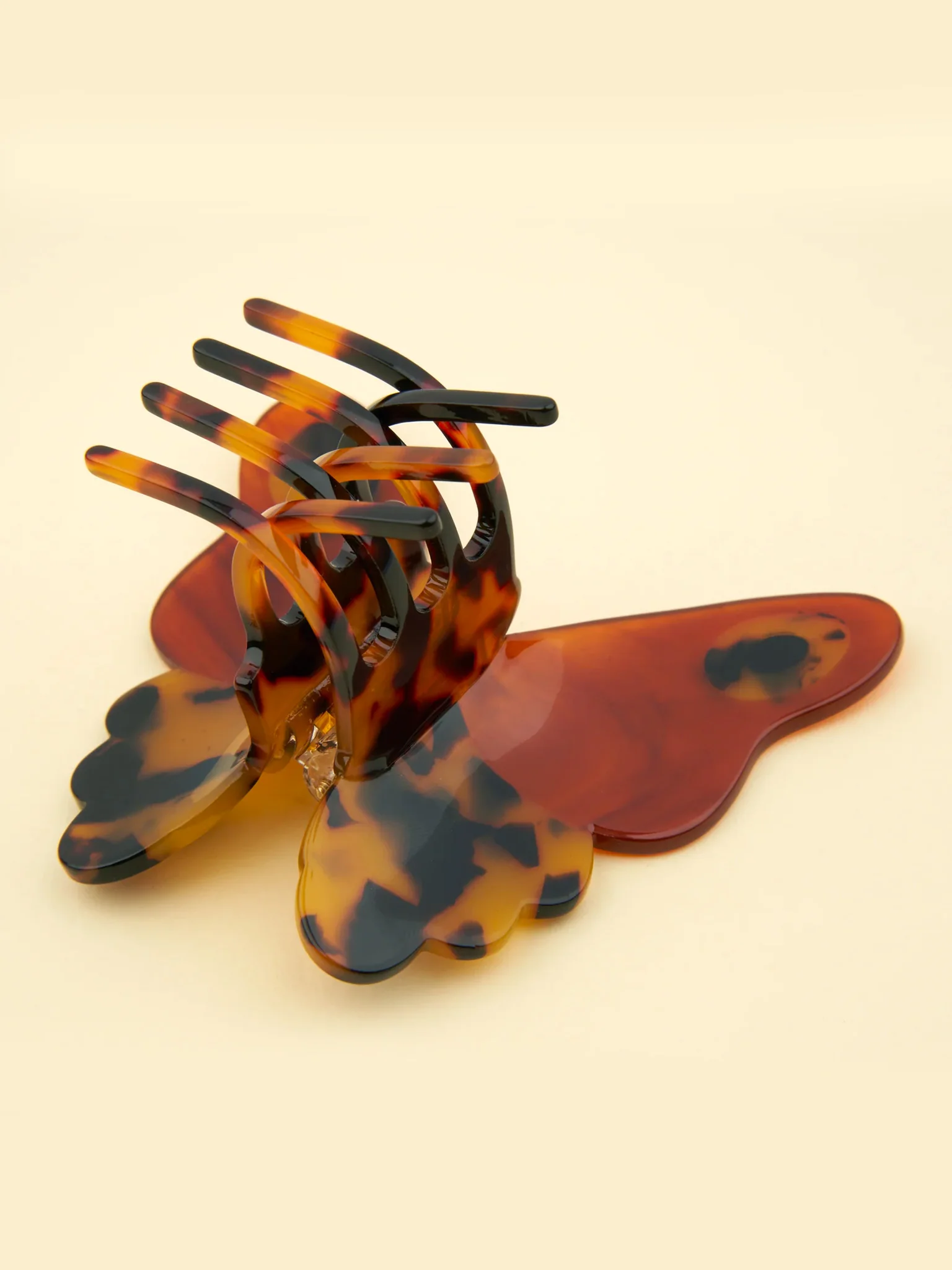 Moth Hair Claw - Image 4