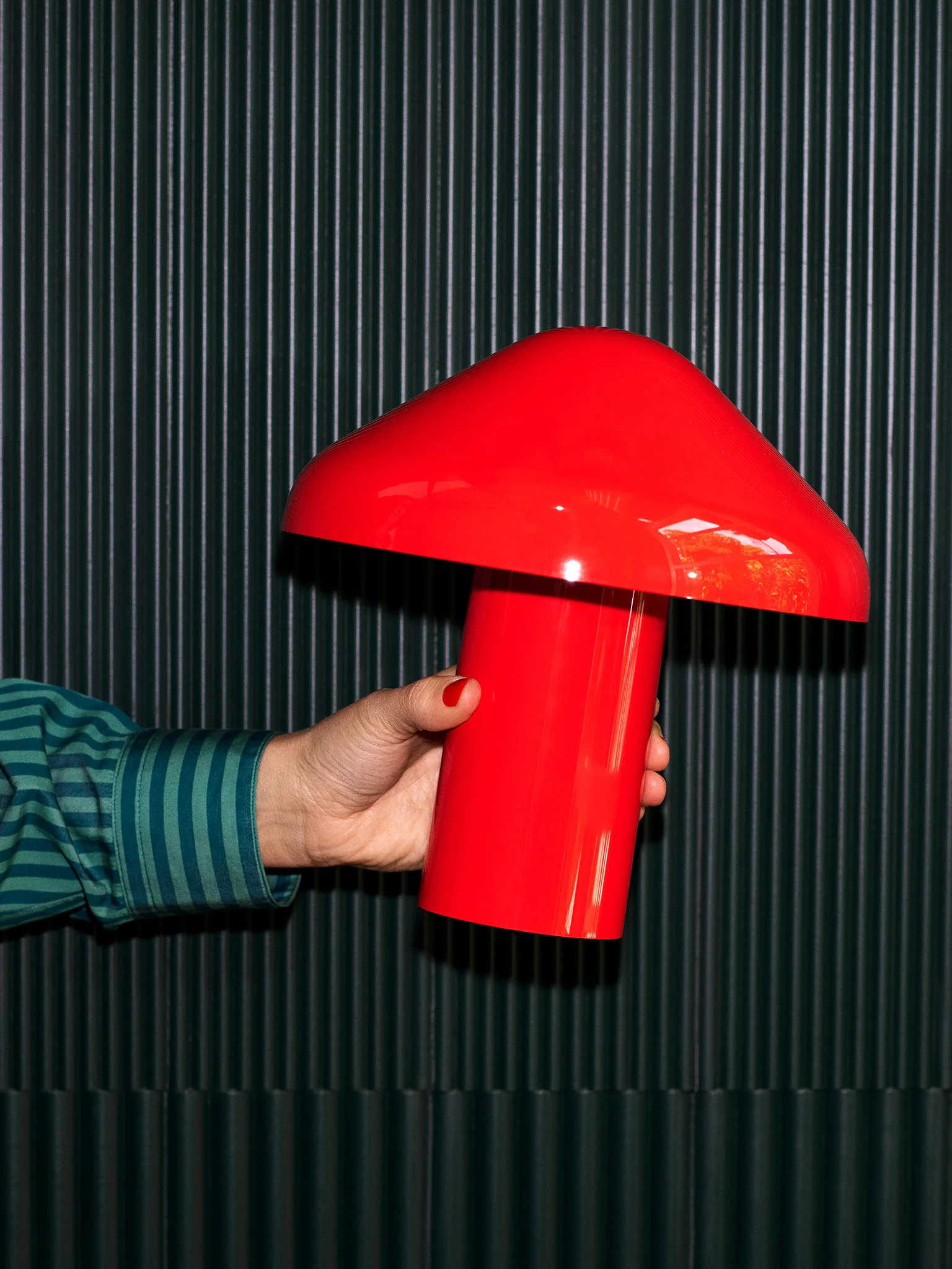 Pao Portable Lamp - Red - Image 3
