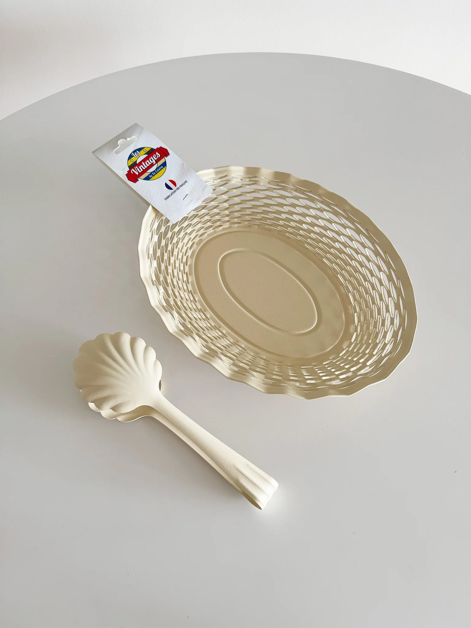 Scalloped Bakery Tongs - Matte Off White - Image 2