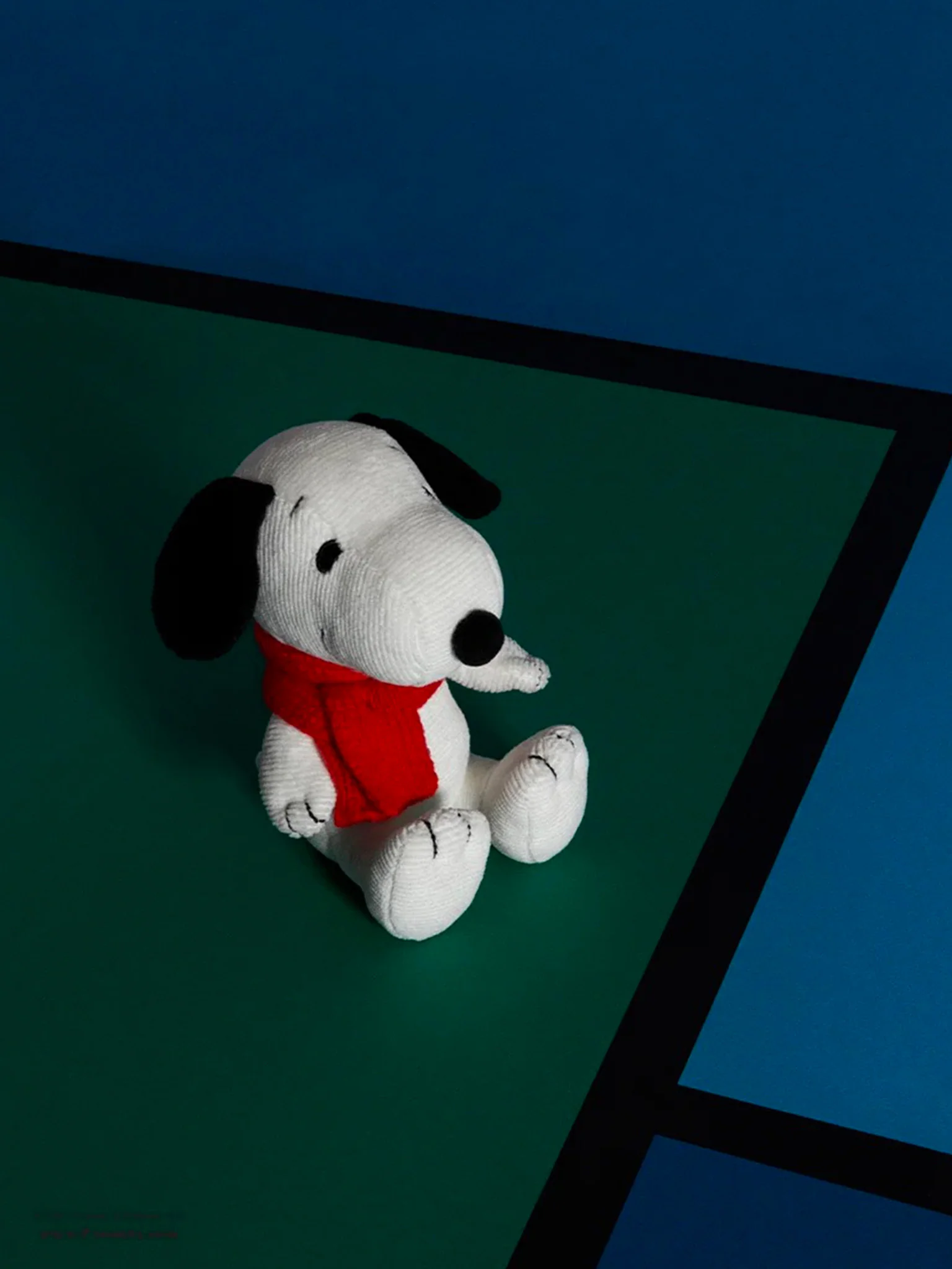 Snoopy Sitting with Scarf Plush (17cm) - Image 3