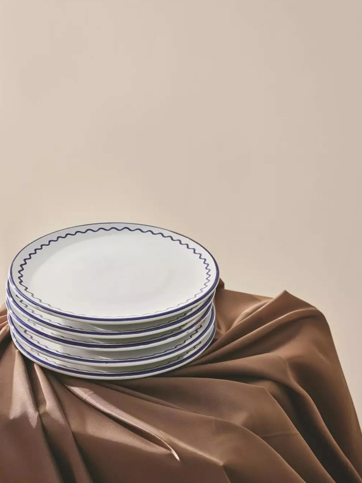 Zigzag Dinner Plate (25cm) - Royal Blue - Image 4